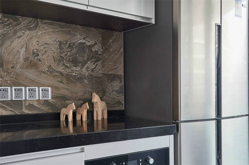 图片 只刷白墙三天能入住吗？权威解答白墙干燥时间、甲醛释放周期及健康入住标准.jpg