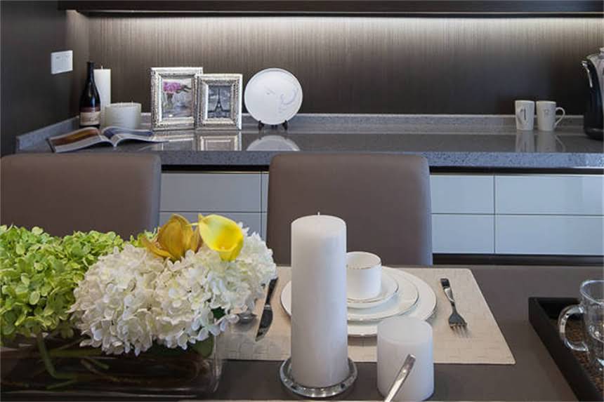 图片 复古风客厅装修全攻略：经典配色+省钱技巧+老房改造方案2.jpg