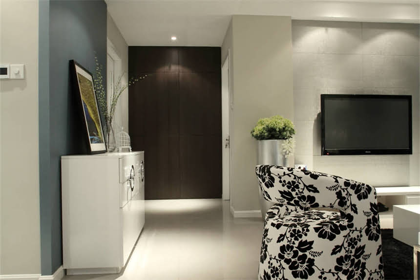 图片 外贸女装店铺装修全攻略：如何打造国际化品牌形象与高效销售空间2.jpg