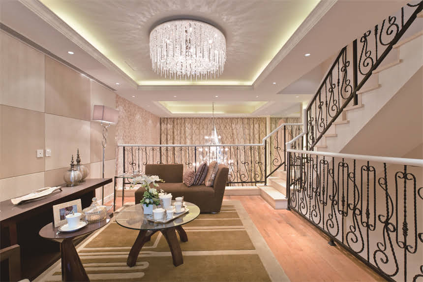 图片 室内墙面装饰设计指南：如何挑选与布置家居壁画提升空间美学.jpg