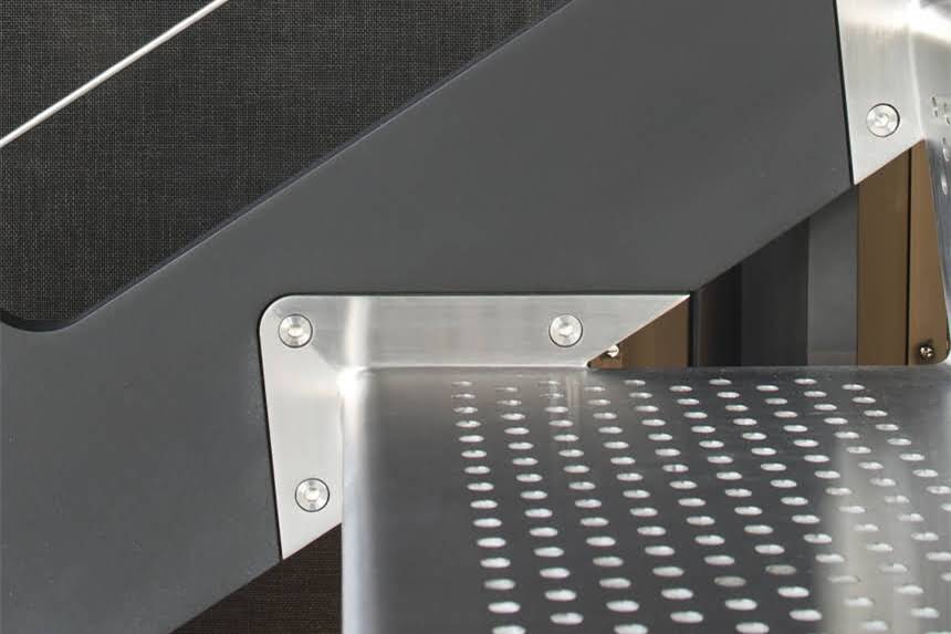 图片 楼梯装修费用全：最新报价清单+避坑指南（附材料选择技巧）.jpg