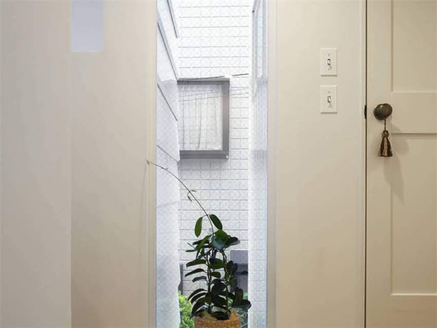 图片 红色实木装修全攻略：客厅卧室餐厅设计要点与避坑指南（附案例）1.jpg