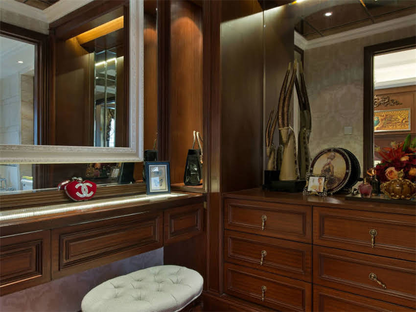 图片 装修公司突然倒闭业主如何维权？深度五大维权陷阱与法律途径1.jpg