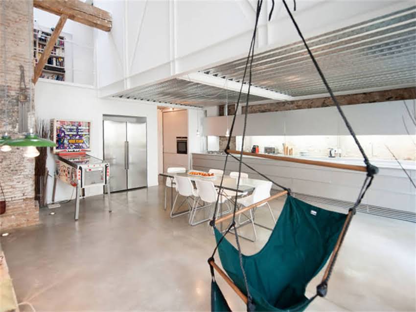 图片 装修必备！木门选购全攻略：6大热门种类+价格区间+避坑指南1.jpg